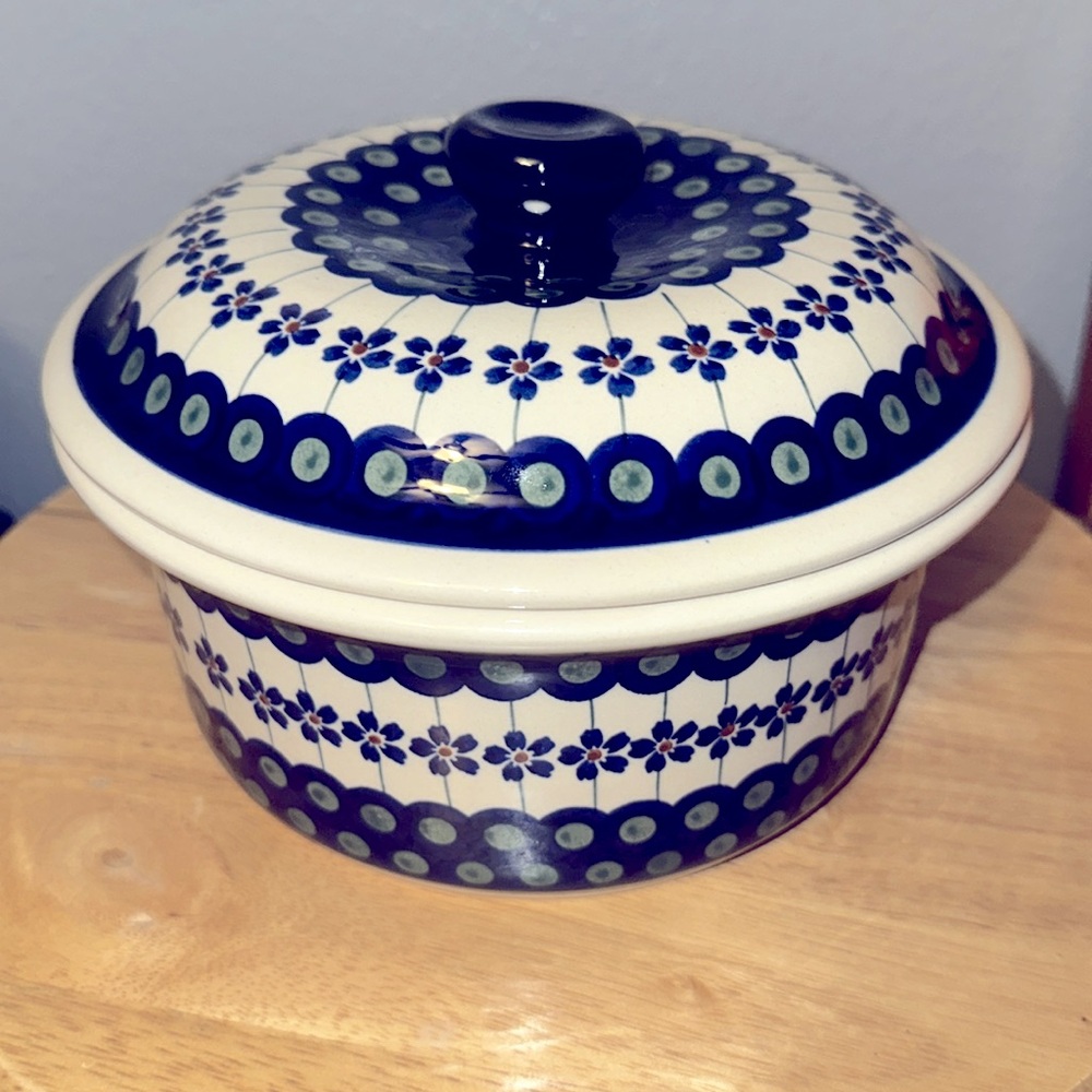 Boleslawiec Polish Pottery blue rose casserole with lid